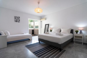 Central 3BD Apt. near Acropolis